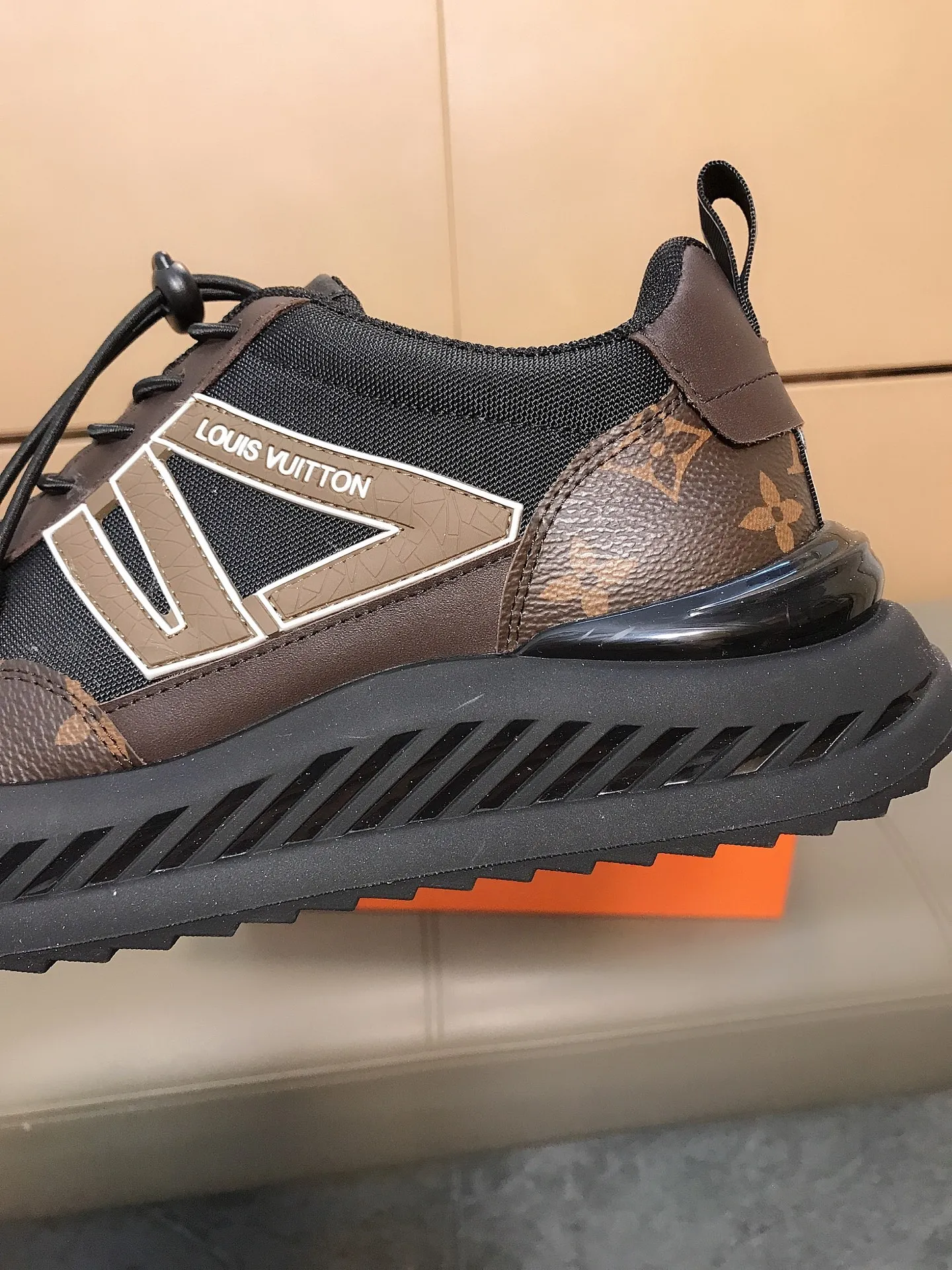 Ex-factory price 442 🆕🆕 New model on the market [LV Louis Vuitton] The latest high-quality men's casual shoes, European and American trends, perfectly integrating noble quality and fashionable texture 💋💋The upper is made of imported brand printing materials + breathable fabrics, sheepskin feet, and the overall fashion personality is set off to set off your uniqueness! Classic style, cool and stylish trendy male image🌹 38-44👣